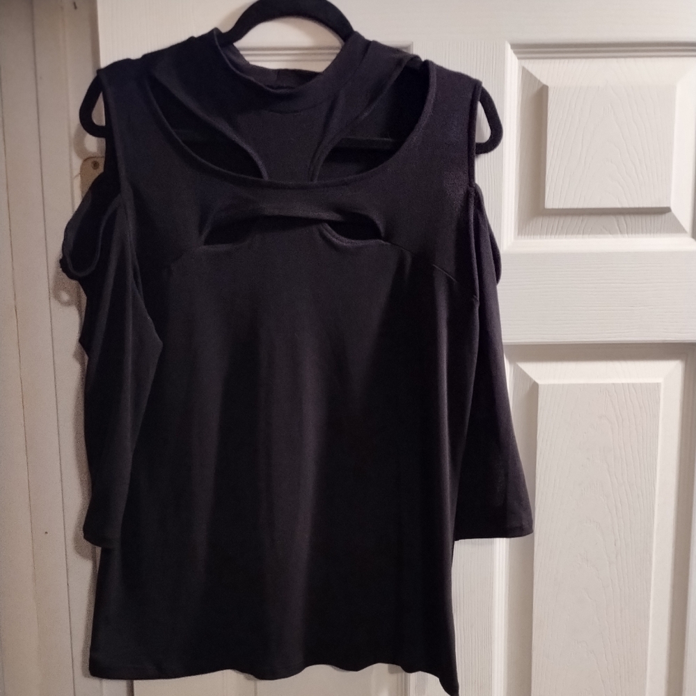 NWOT Bold Elements Elegant Black Cold Shoulder Top